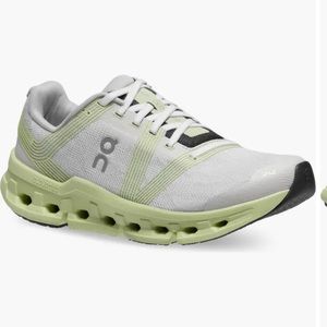 CloudGo running shoe women 8.5